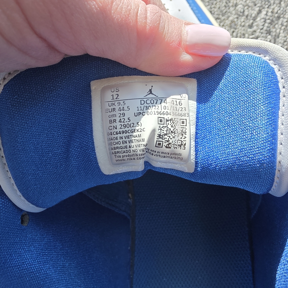 Jordan Womans Blue and White Sneakers - Picture 15 of 15